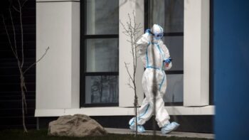 Jopa kolmasosalla tehohoidossa olleista Covid-19-potilaista on havaittu veritulppia. LEHTIKUVA / AFP Alexander Nemenov