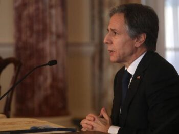 Varoitus Venäjälle. USA:n ulkoministeri Antony Blinken sanoo olevan huolissaan Venäjän toimista Ukrainan rajalla. Hän muistutti sunnuntaina presidentti Joe Bidenin Venäjälle antamasta varoituksesta.Kuva: epa09105553