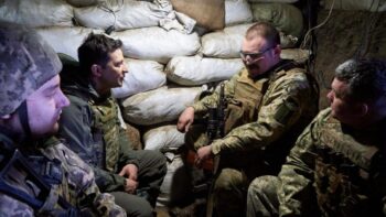 Venäjän joukkojensiirrot Ukrainan rajalla ovat tutkijan mukaan merkki uudesta vaiheesta sodassa. (Photo by STR / AFP) / - LEHTIKUVA / AFP