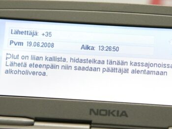 Menetelmä. Huijausviesti liikkuu varsin klassisella tavalla. (Kuvituskuva.) TOMMI HEINO